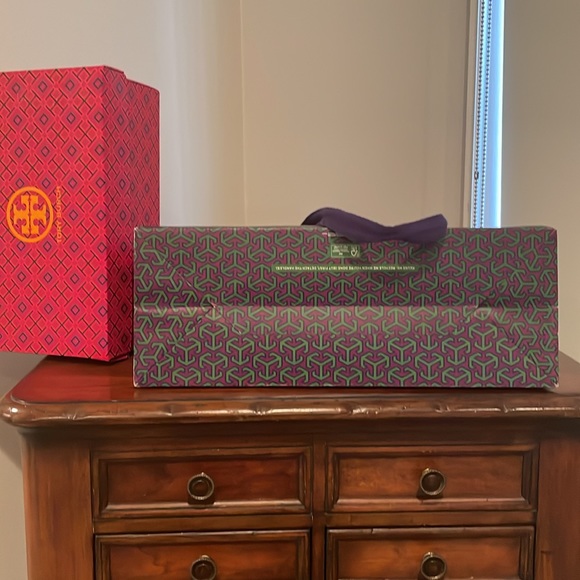 Tory Burch Shoe Box and Bag Tote - Picture 6 of 6